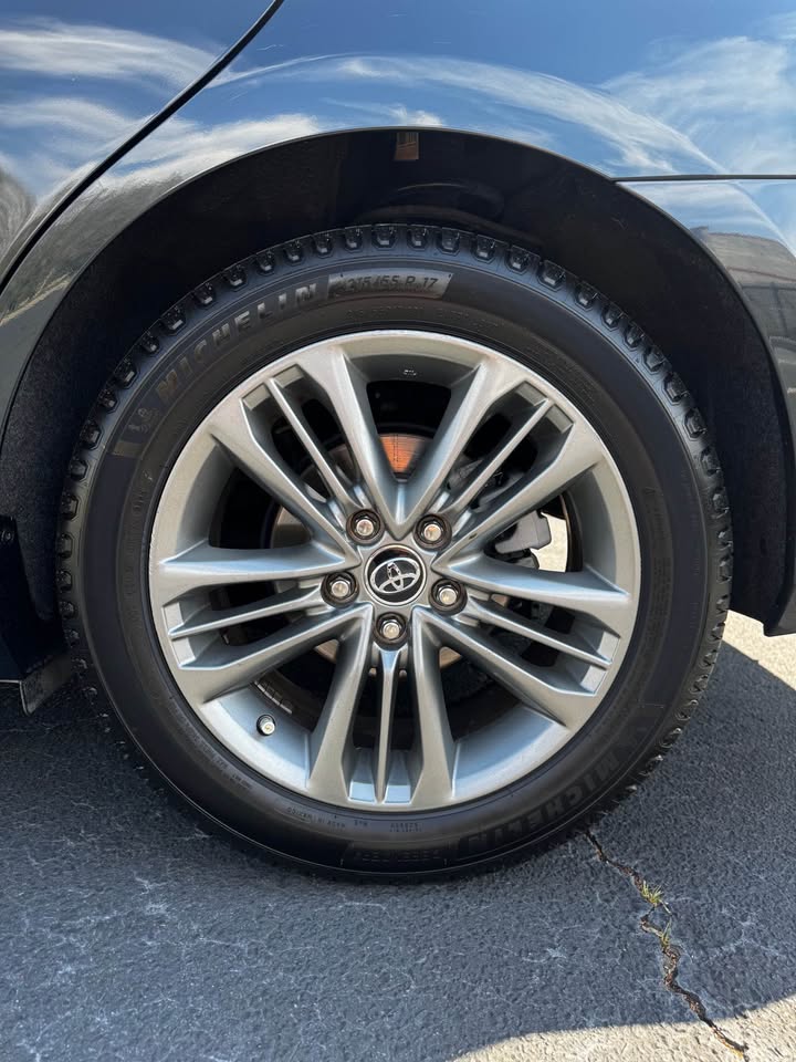 2015 Toyota Camry SE photo 16