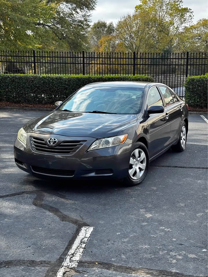 2009 Toyota Camry LE Sedan 4D