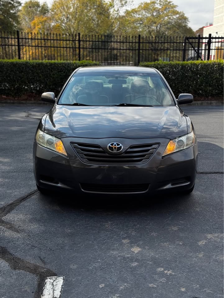 2009 Toyota Camry photo 2