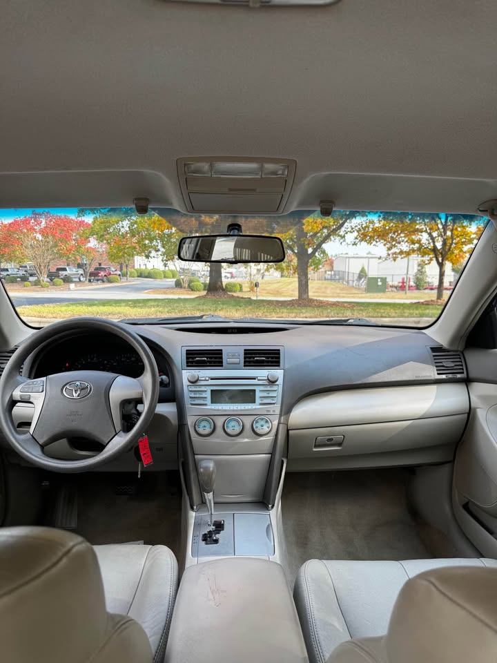 2009 Toyota Camry photo 12