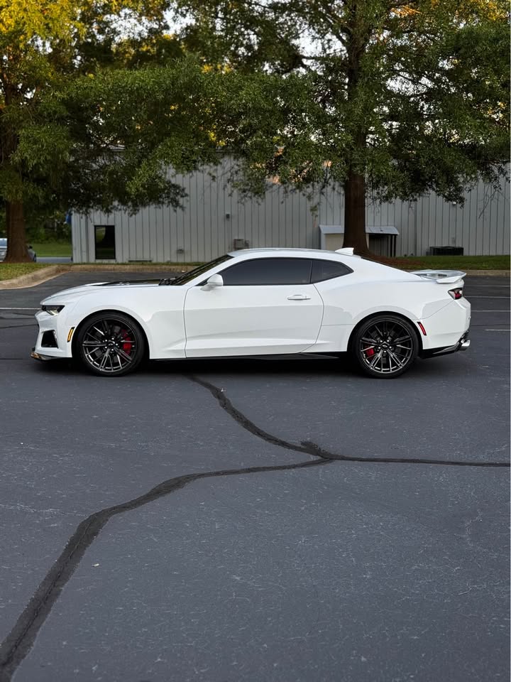 2018 Chevrolet Camaro ZL1 Supercharged 6-Speed Manual photo 4