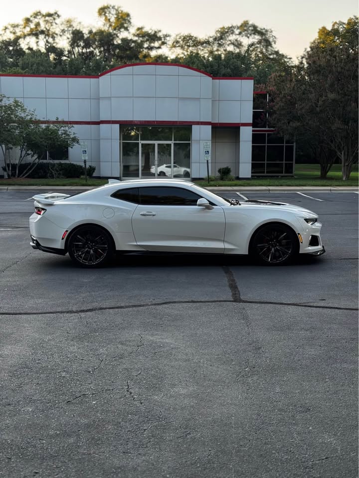2018 Chevrolet Camaro ZL1 Supercharged 6-Speed Manual photo 8