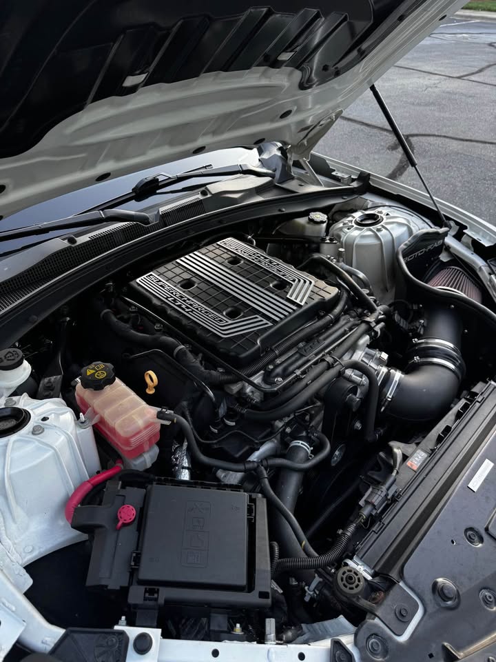 2018 Chevrolet Camaro ZL1 Supercharged 6-Speed Manual photo 17