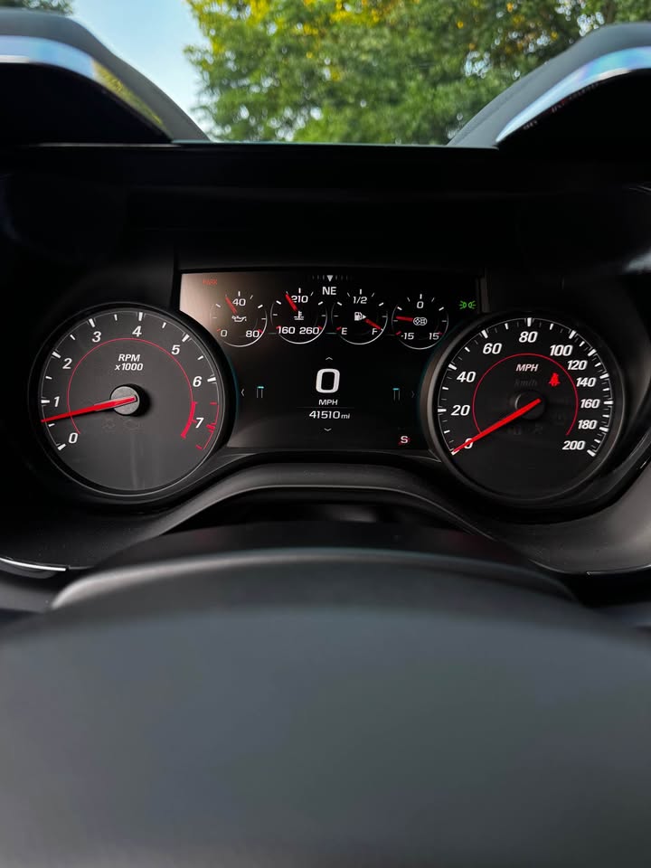 2018 Chevrolet Camaro ZL1 Supercharged 6-Speed Manual photo 12