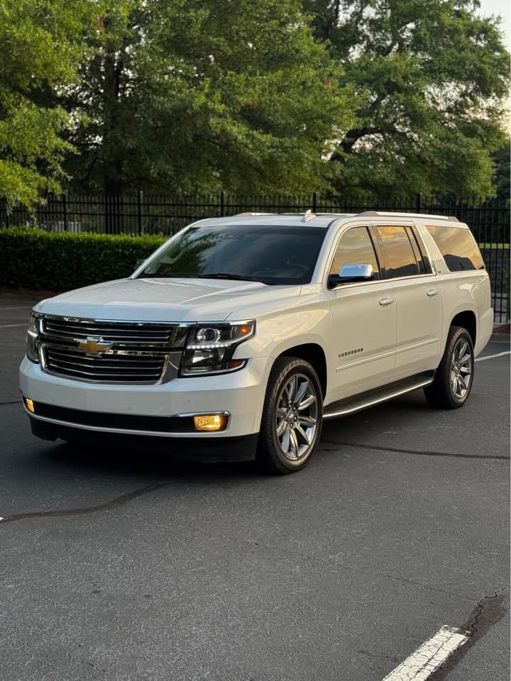 2016 Chevrolet Suburban LTZ Sport Utility 4D photo 3
