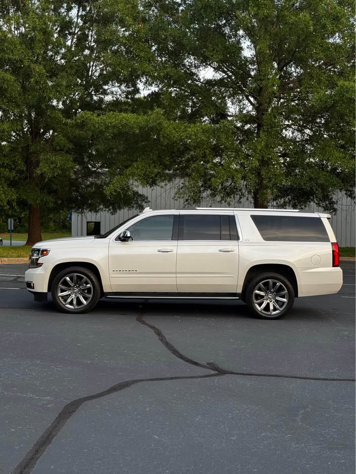 2016 Chevrolet Suburban LTZ Sport Utility 4D photo 4