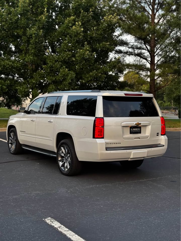 2016 Chevrolet Suburban LTZ Sport Utility 4D photo 5