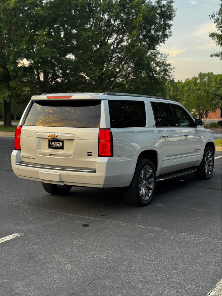 2016 Chevrolet Suburban LTZ Sport Utility 4D photo 7
