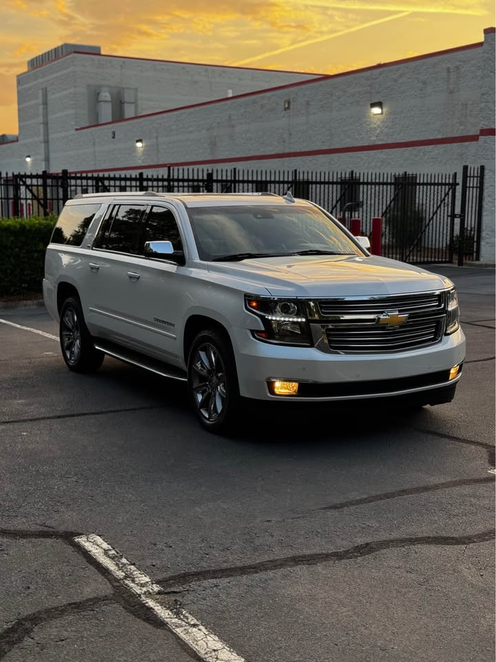 2016 Chevrolet Suburban LTZ Sport Utility 4D photo 9