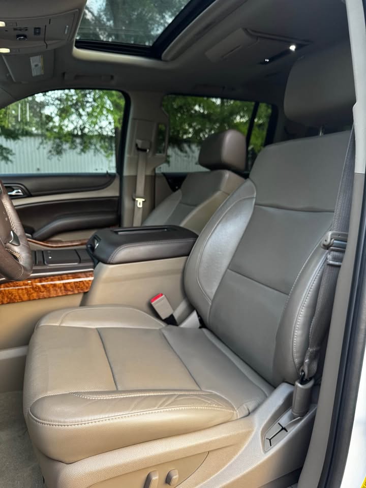2016 Chevrolet Suburban LTZ Sport Utility 4D photo 10