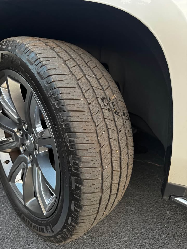 2016 Chevrolet Suburban LTZ Sport Utility 4D photo 17