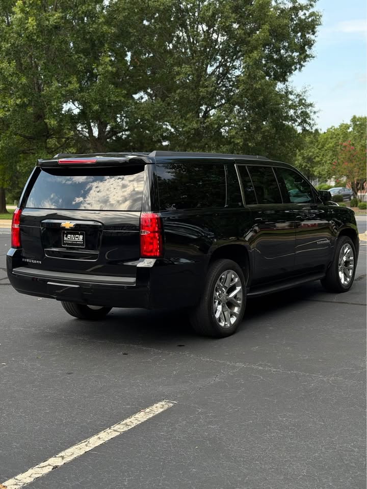 2018 Chevrolet Suburban LT photo 7