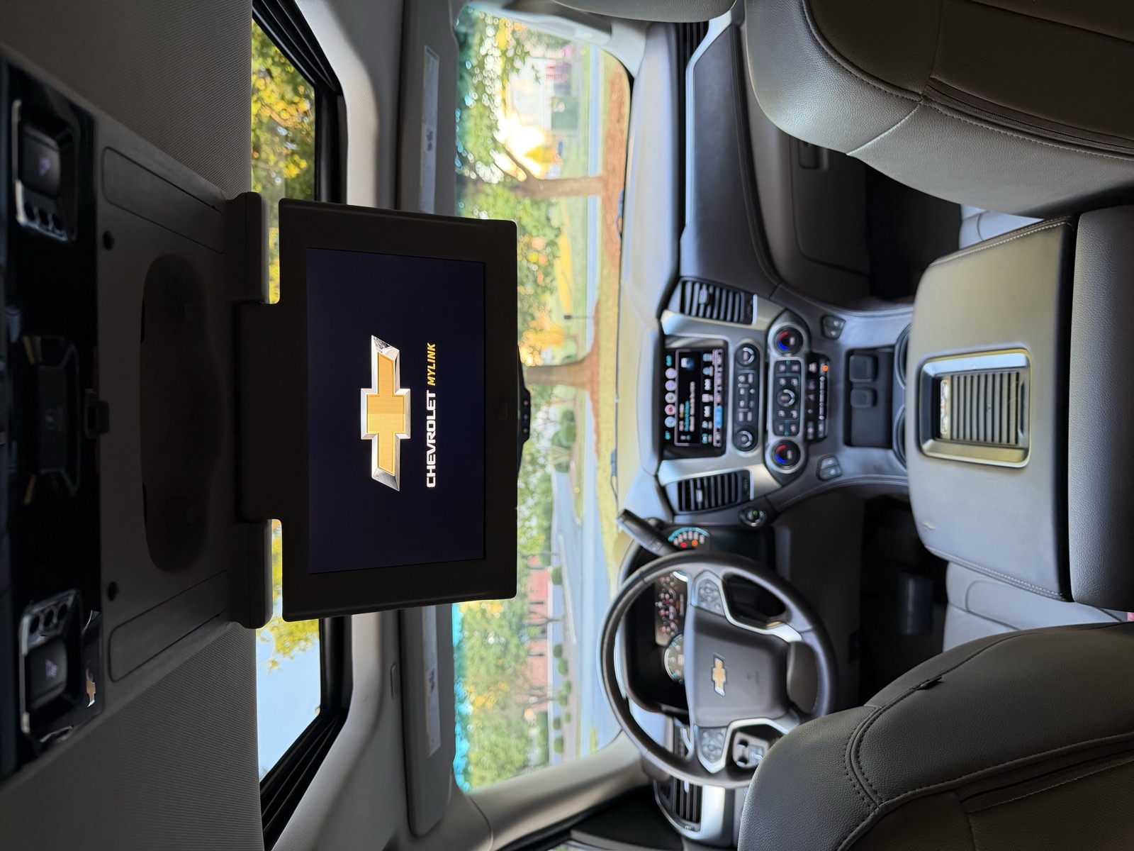 2017 Chevrolet Tahoe LT 4x4 photo 9