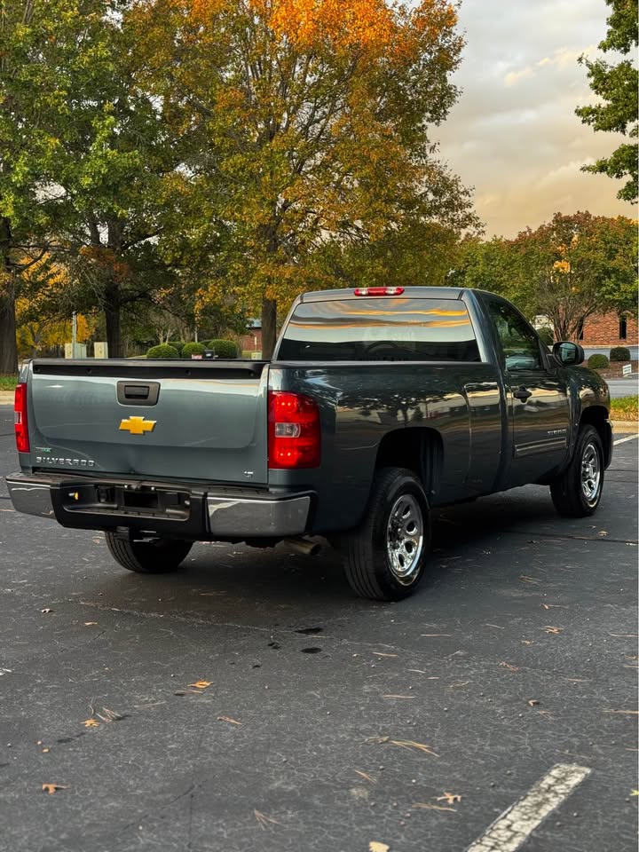 2012 Chevy Silverado photo 7