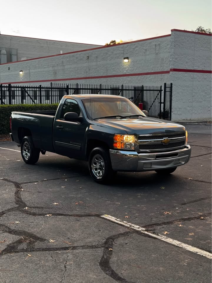 2012 Chevy Silverado photo 9