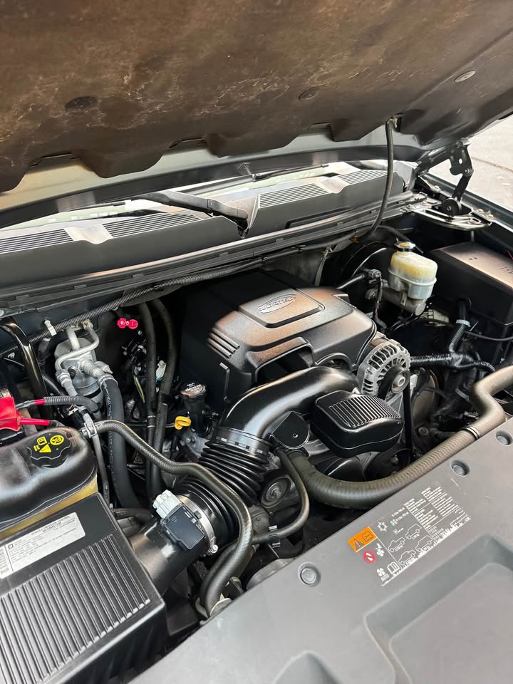 2012 Chevy Silverado photo 16