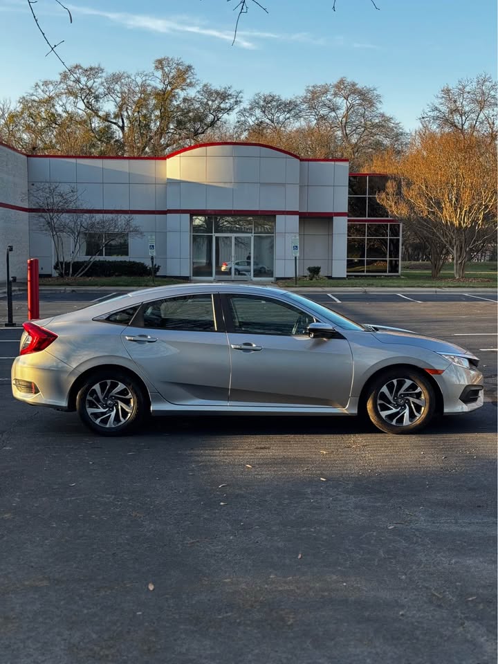 2016 Honda Civic EX photo 8