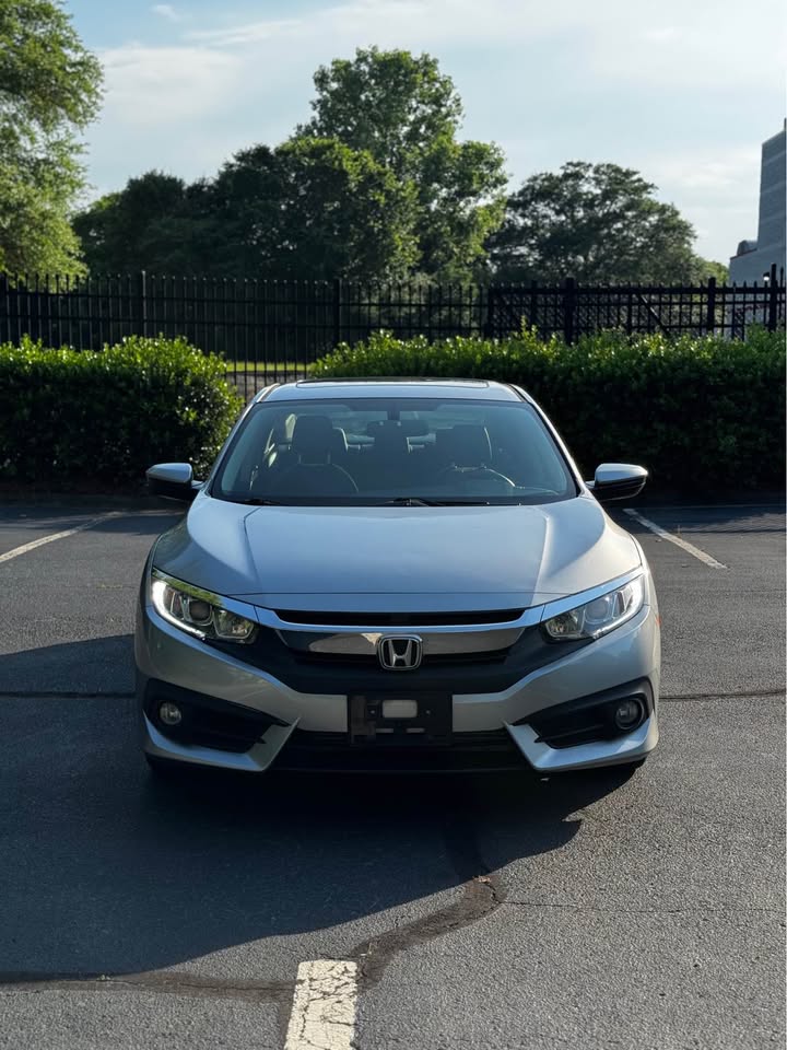 2018 Honda Civic EX-L Interior