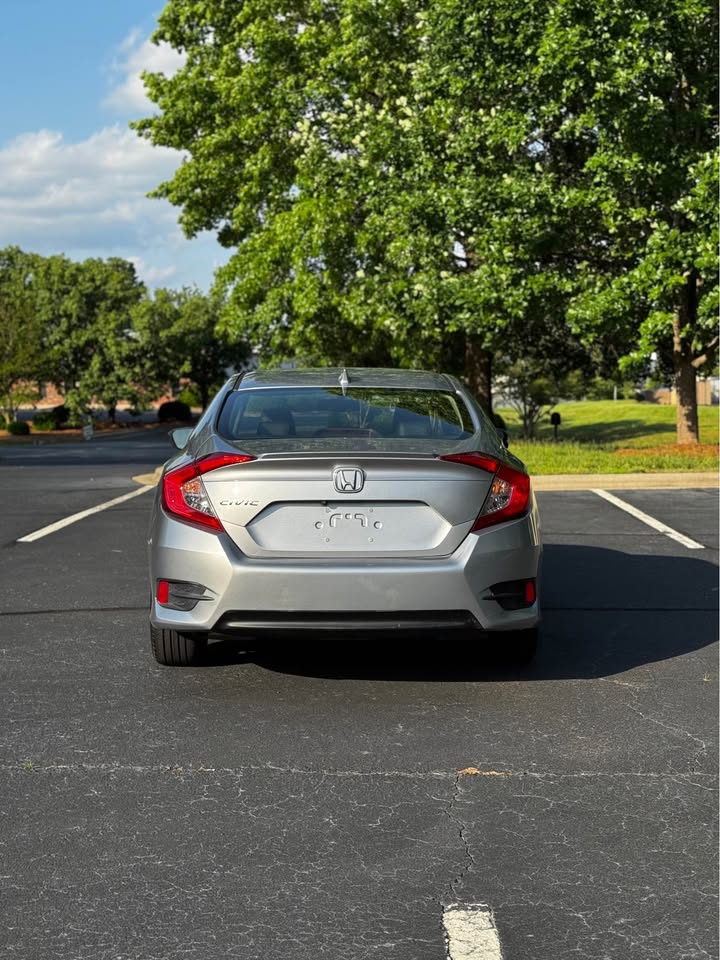 2018 Honda Civic EX-L Front Seat
