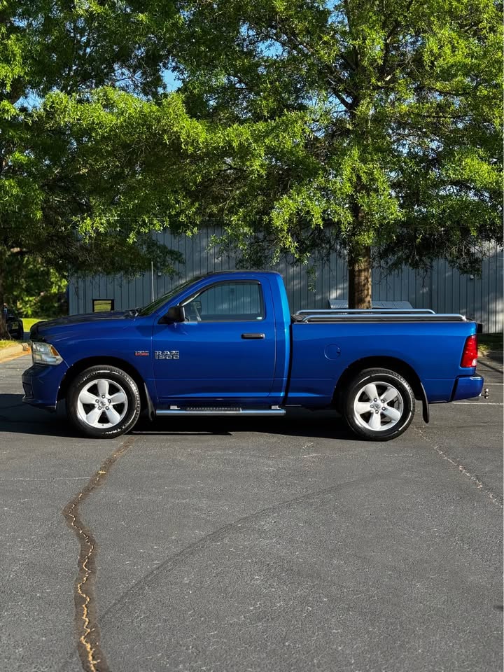 2015 Ram 1500 Express photo 4