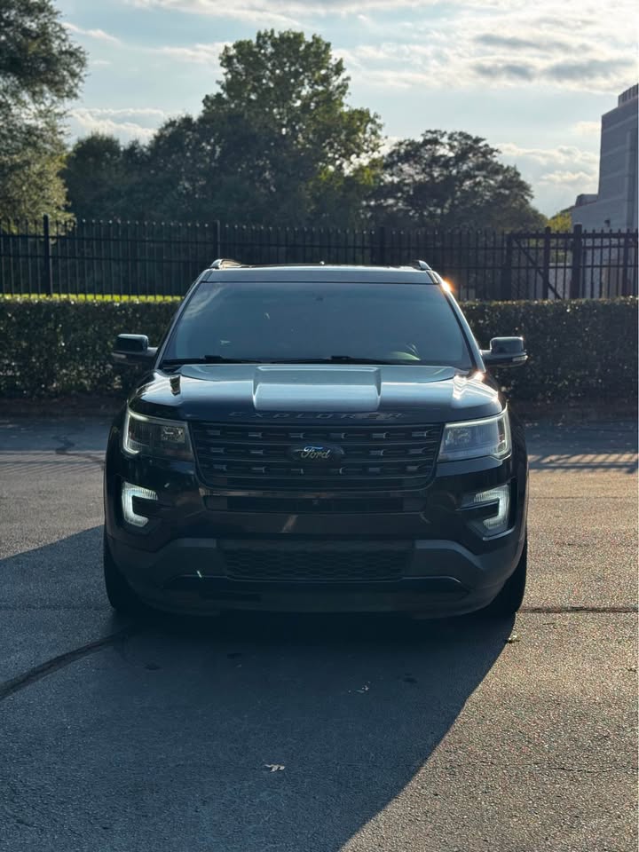 2017 Ford Explorer - 3