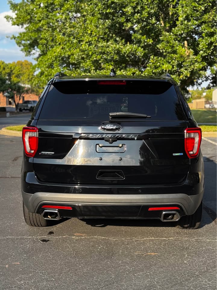 2017 Ford Explorer - 7
