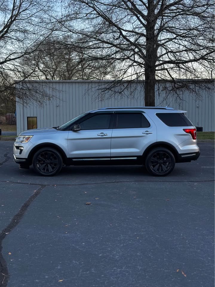 2018 Ford Explorer Limited photo 4