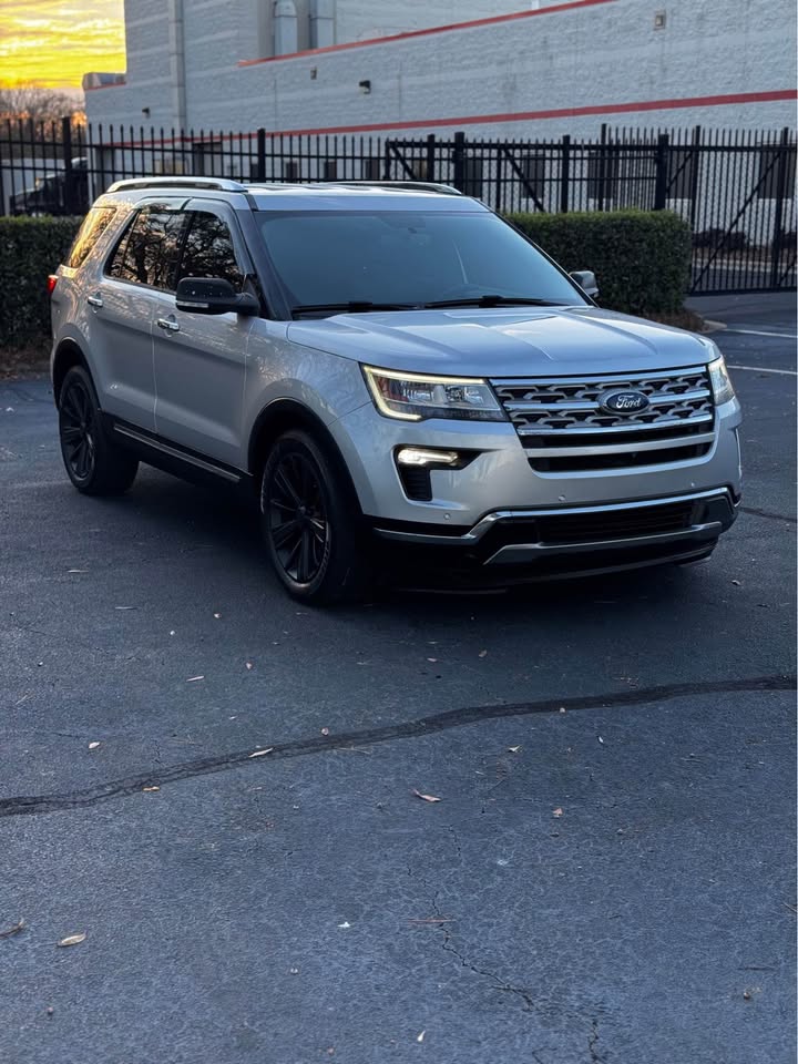 2018 Ford Explorer Limited photo 9