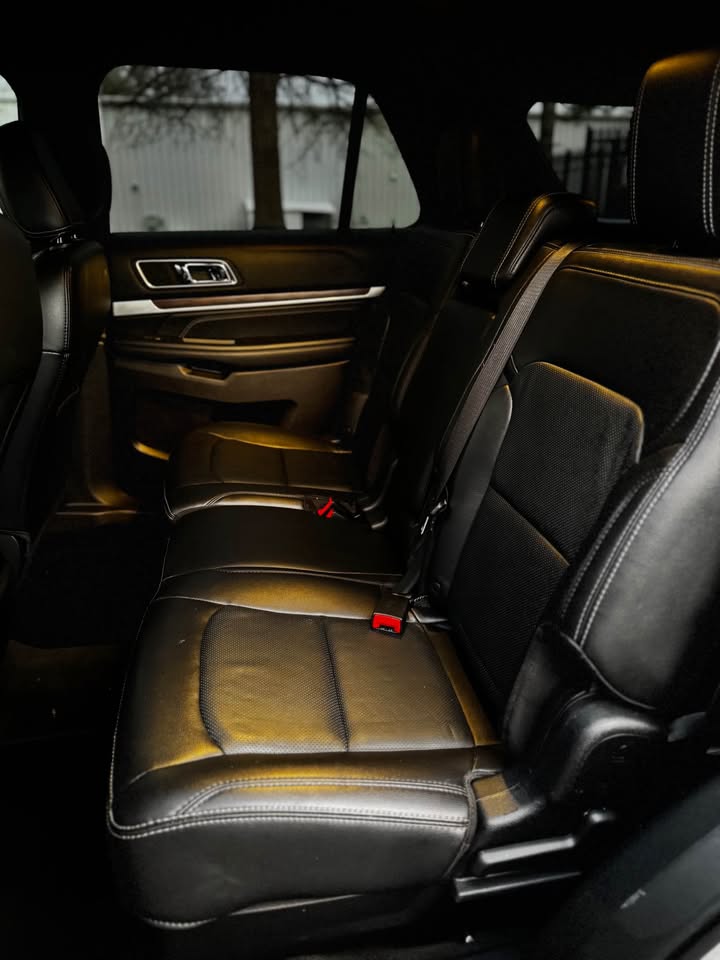 2018 Ford Explorer Limited photo 11