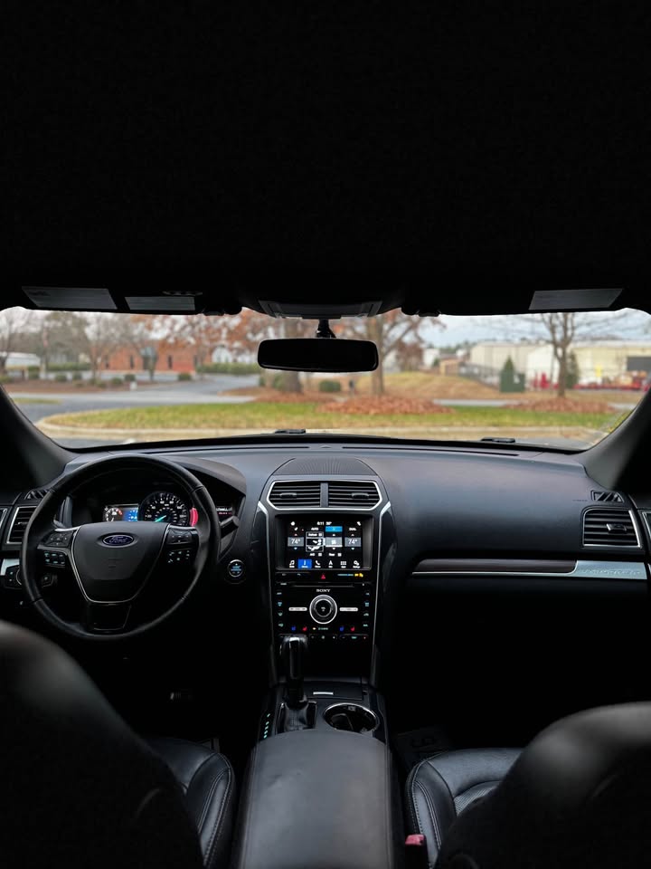 2018 Ford Explorer Limited photo 14