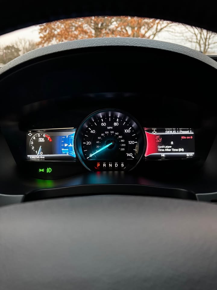 2018 Ford Explorer Limited photo 16