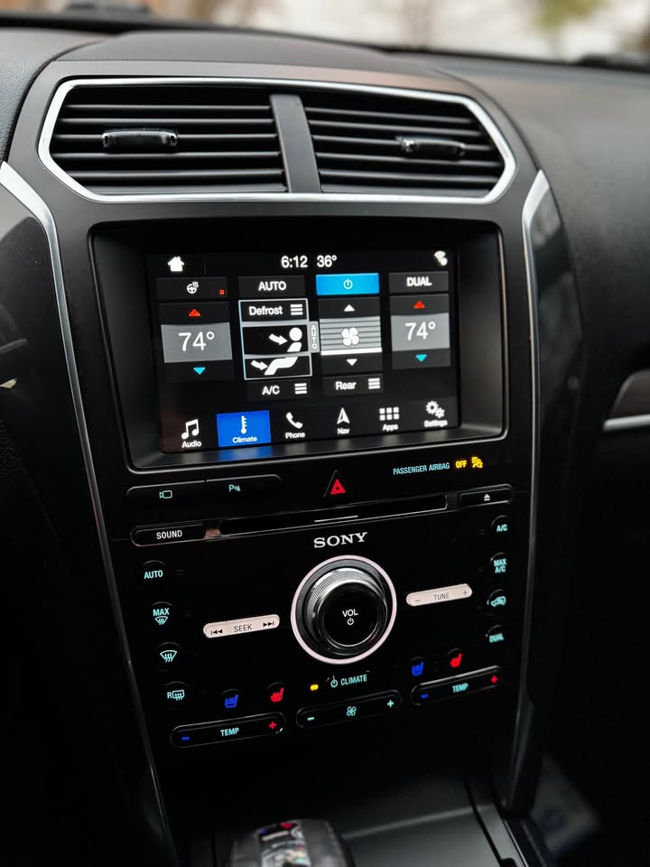 2018 Ford Explorer Limited photo 17