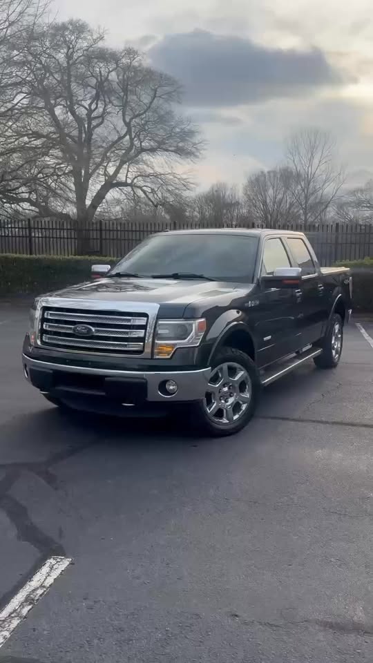 2014 Ford F-150 Lariat photo 2