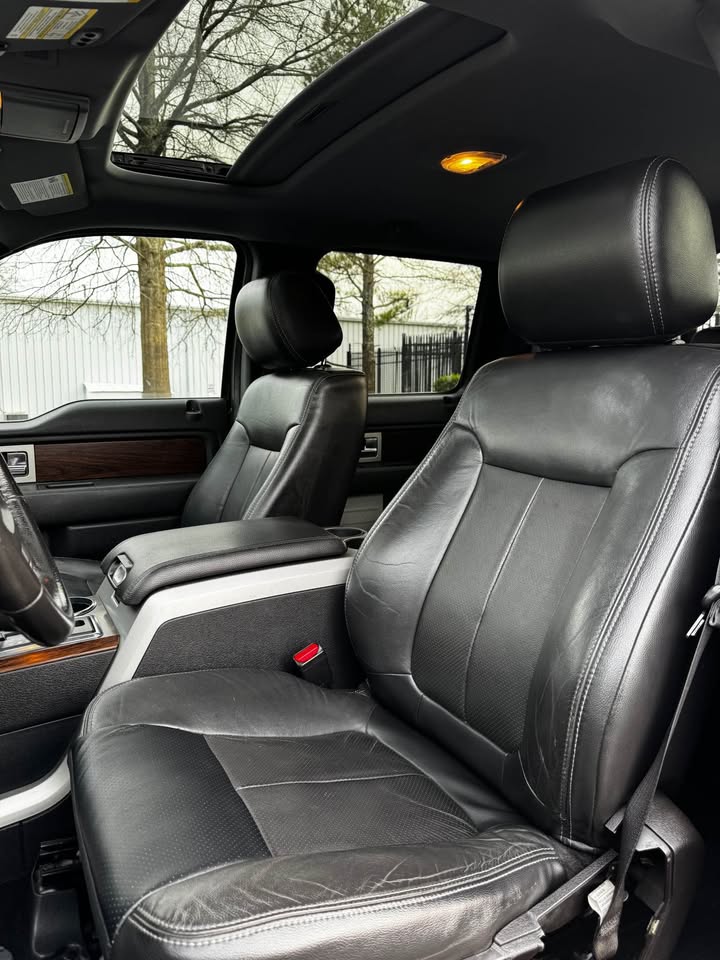 2014 Ford F-150 Lariat photo 11