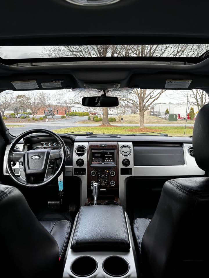 2014 Ford F-150 Lariat photo 13