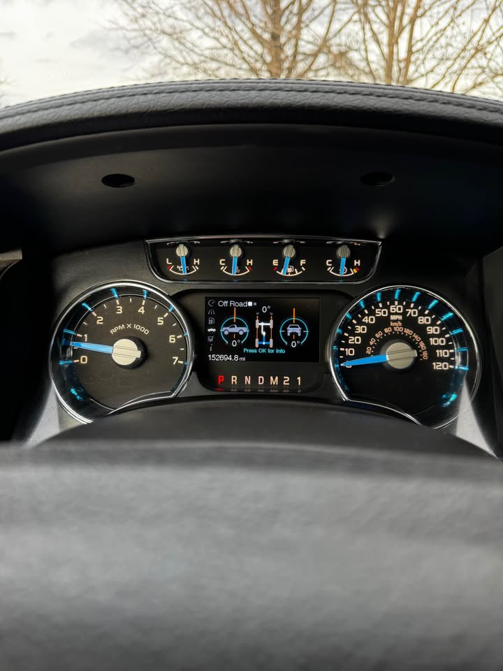 2014 Ford F-150 Lariat photo 16