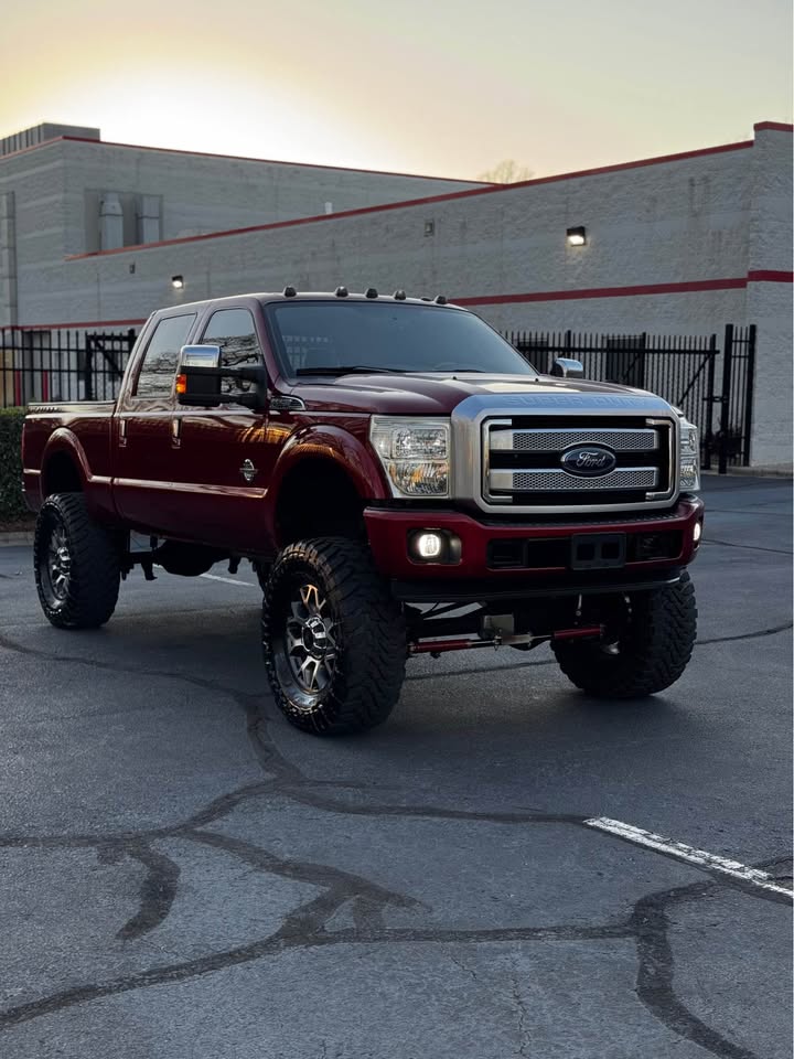 2015 Ford F-250 Super Duty Crew Cab Platinum photo 8