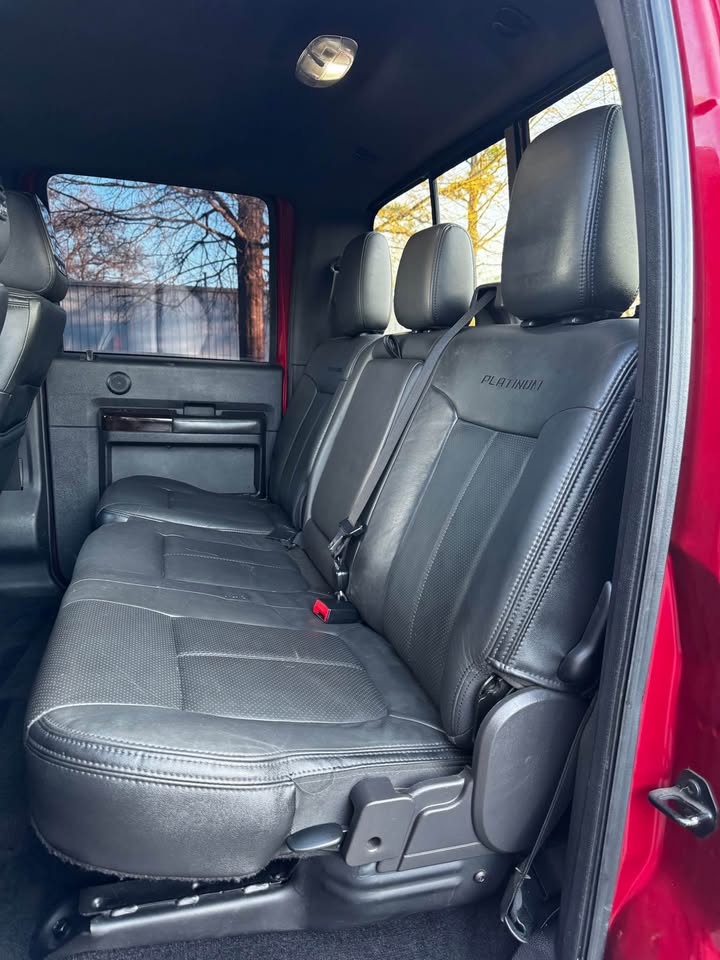 2015 Ford F-250 Super Duty Crew Cab Platinum photo 10