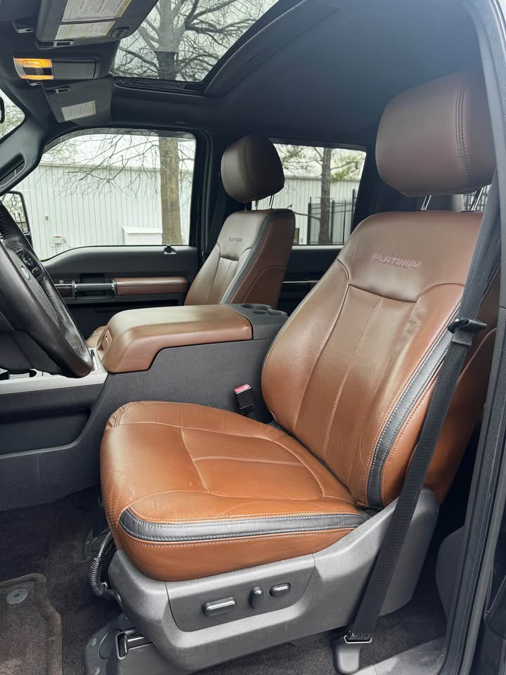 2015 Ford F-250 photo 9