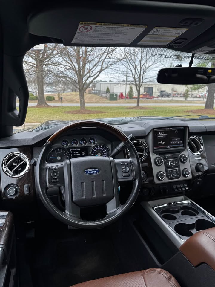 2015 Ford F-250 photo 12