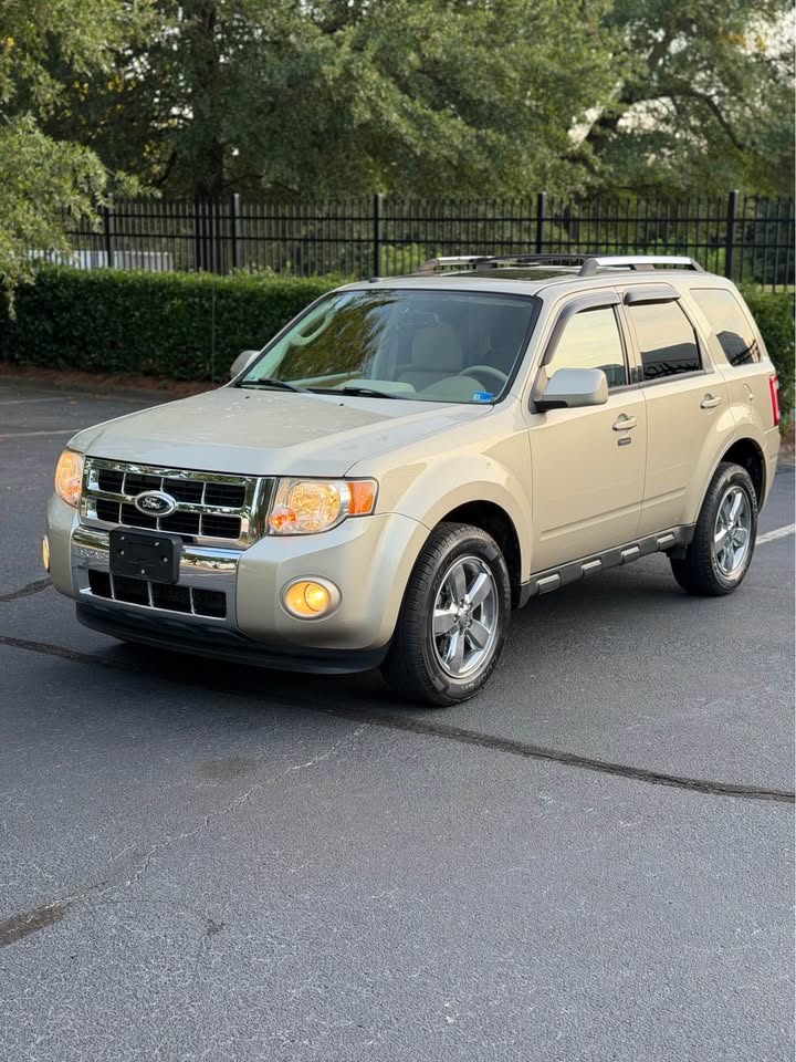 2012 Ford Escape Limited AWD photo 3