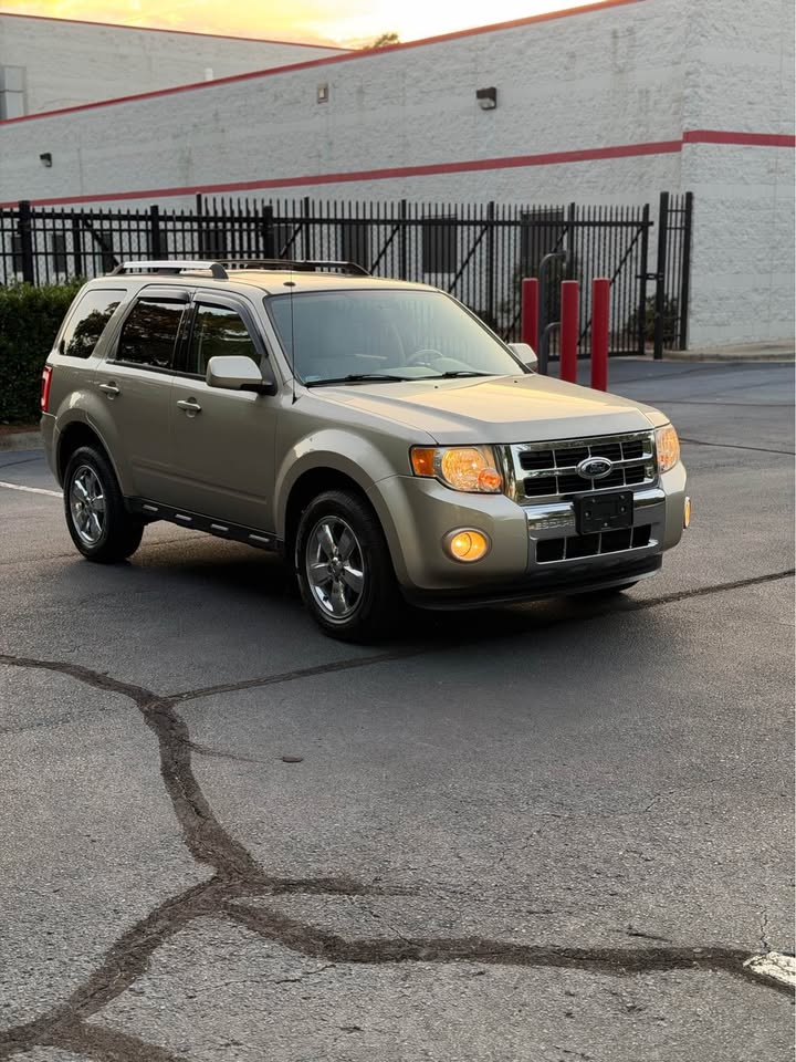 2012 Ford Escape Limited AWD photo 9