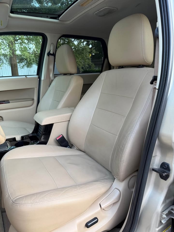 2012 Ford Escape Limited AWD photo 10