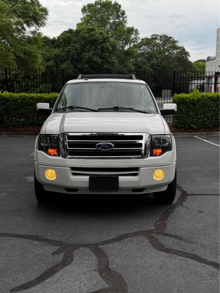 2013 Ford Expedition Limited photo 2
