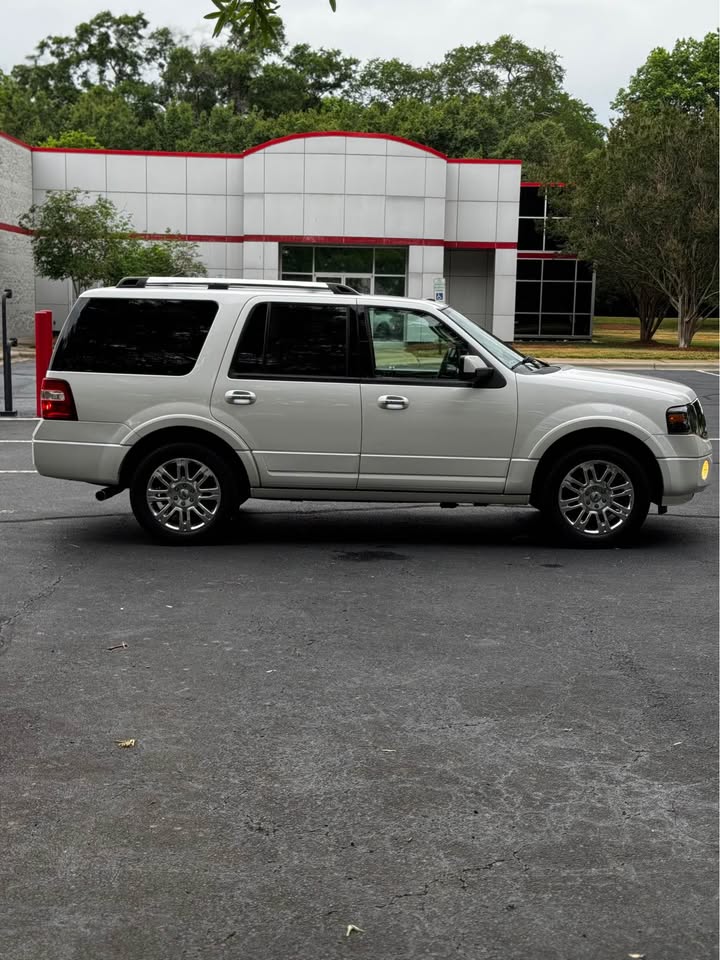 2013 Ford Expedition Limited photo 8