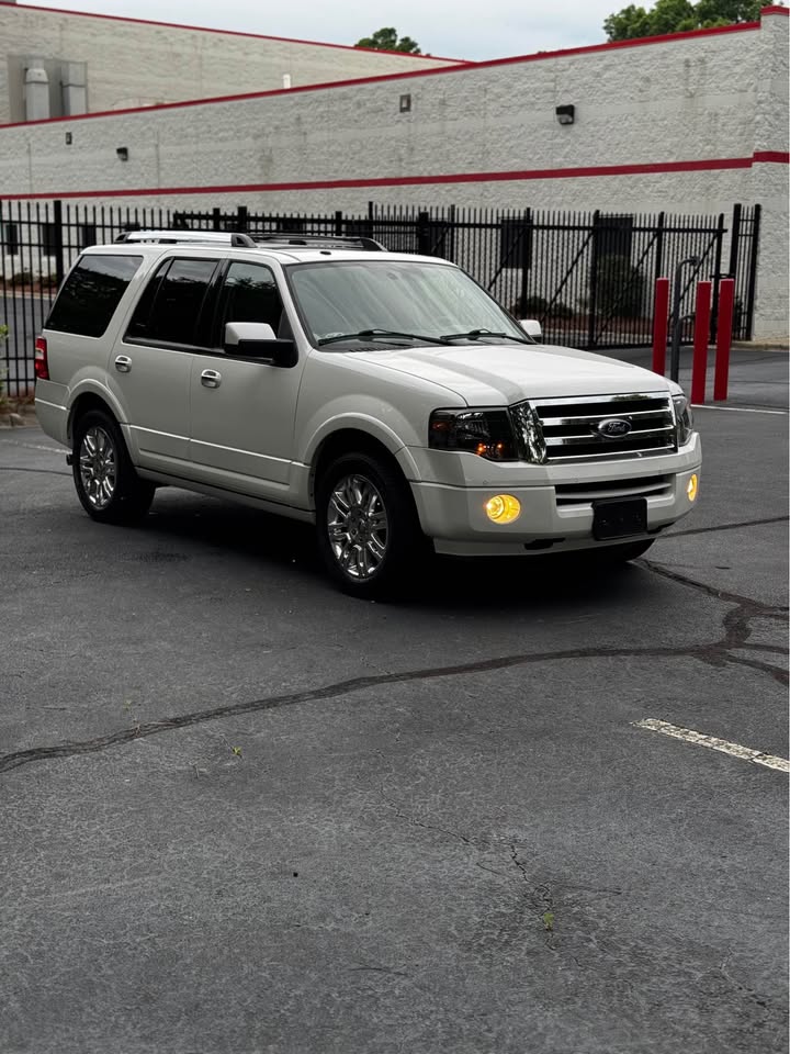 2013 Ford Expedition Limited photo 9