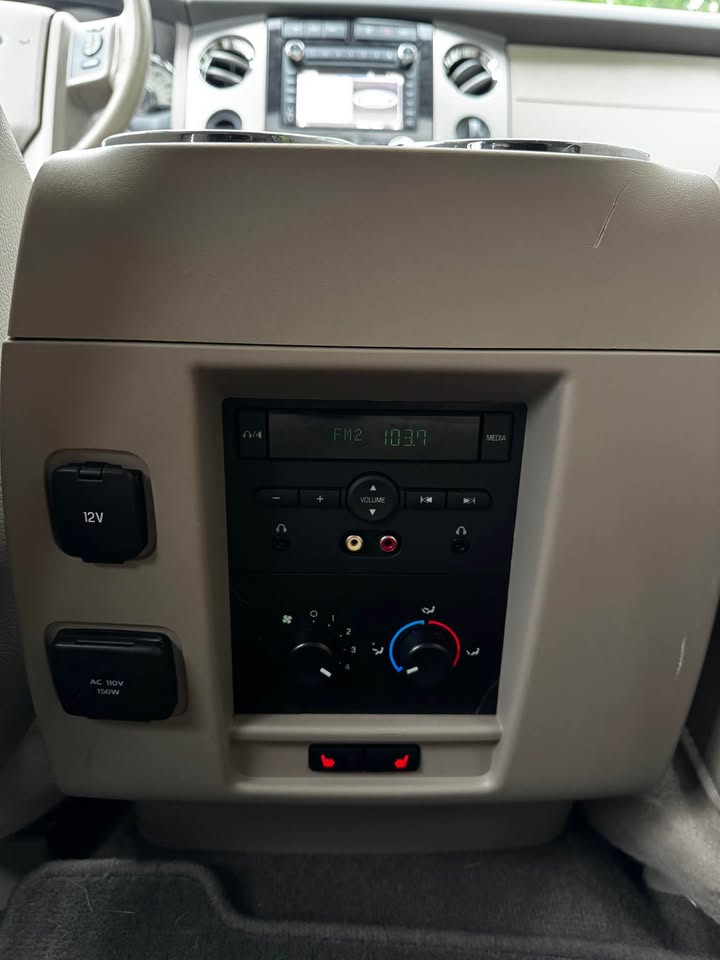 2013 Ford Expedition Limited photo 14