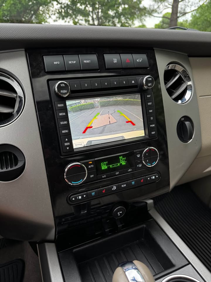 2013 Ford Expedition Limited photo 17