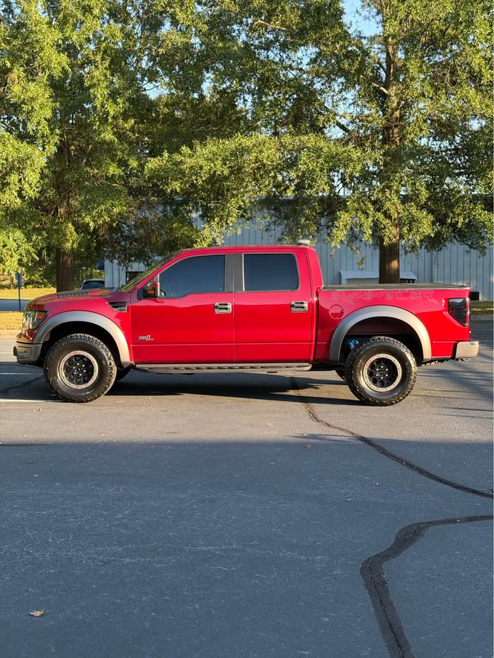 2014 Ford F-150 SVT Raptor photo 4