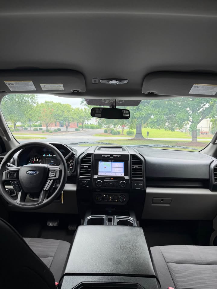 2018 Ford F-150 STX photo 13